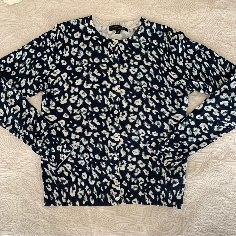 Banana Republic navy leopard sweater